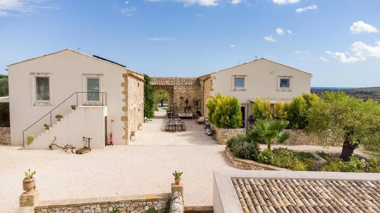 Alloggio per agriturismo Villa I Carusi relais Noto Italia